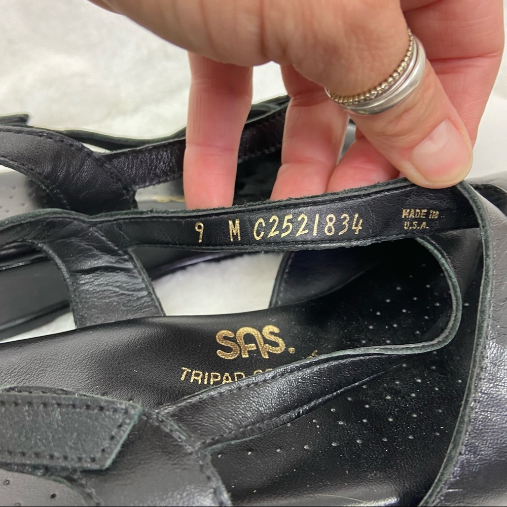 SAS black leather cross cross sandal
Size 9M - Picture 6 of 9